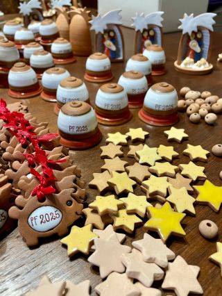 Že je konec října? My už jsme ale úplně ve vánocích! 🏰 Dnes připravujeme speciální vánoční zásilku zákazníkovi na...